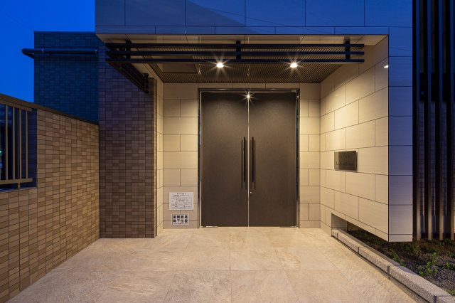 サヴォイラコートワジー　5階のエントランス