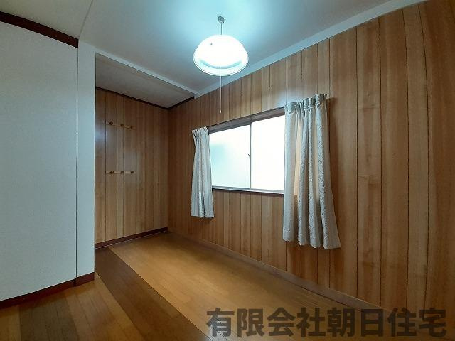 【洋室】 | 古志原2丁目中古戸建（収益物件） | コンパクトで使いやすい洋室です