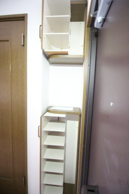 【玄関】 | ハイツ八之坪