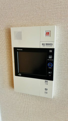 【設備】 | ブランシエラ岡山 | 室内側モニターホンです