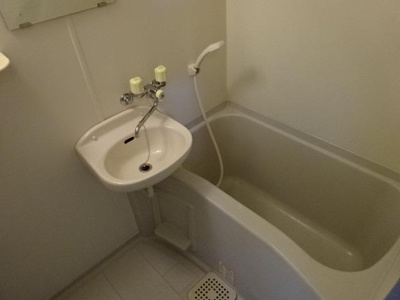 【浴室】 | メゾンＪｅｕｎｅ | バス