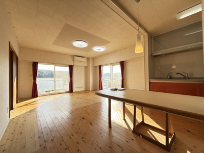 【居間・リビング】 | 両備ハイコーポ | おしゃれな居間です