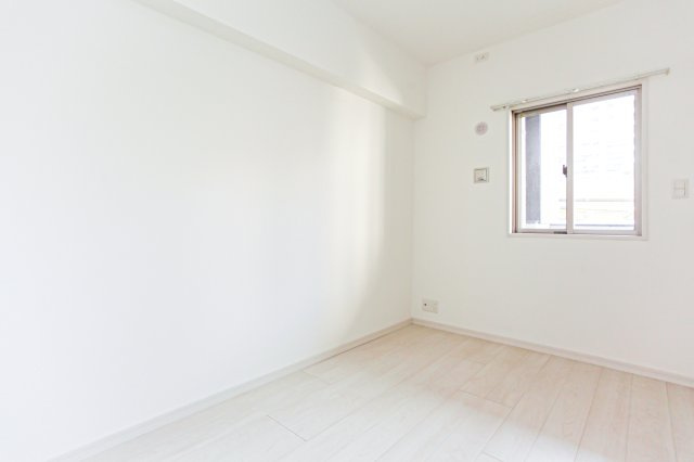 アルファシオ　ミラーニ　7階の洋室|別号室のものになります。現状優先。