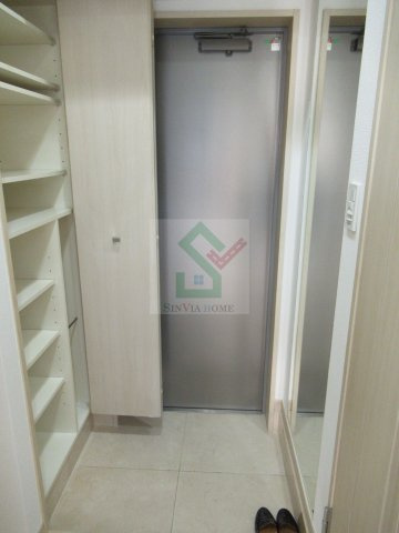 コンフォート栗原2の玄関