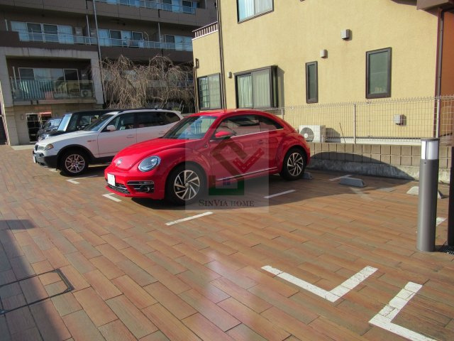 コンフォート栗原2の駐車場