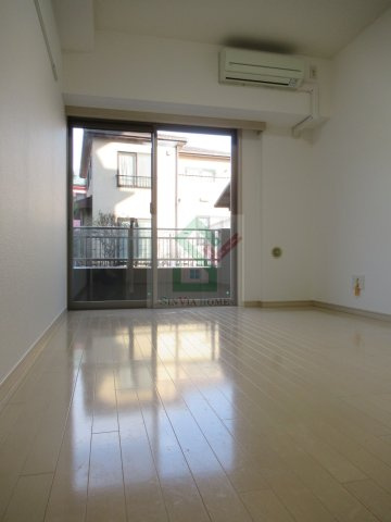 コンフォート栗原2の寝室