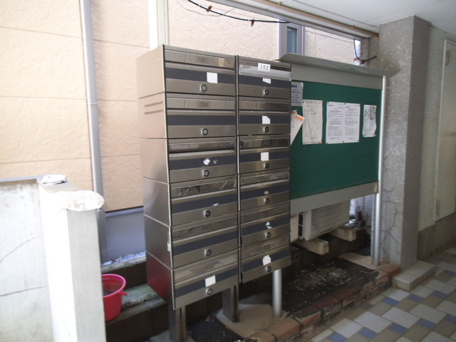 シティプラザ赤羽のエントランス|集合郵便受けです！