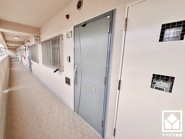 向島ニュータウン第３街区Ｂ棟の外観