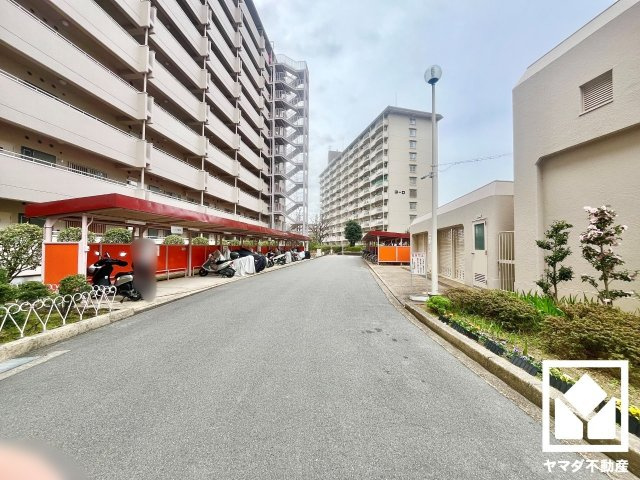 向島ニュータウン第３街区Ｂ棟の外観