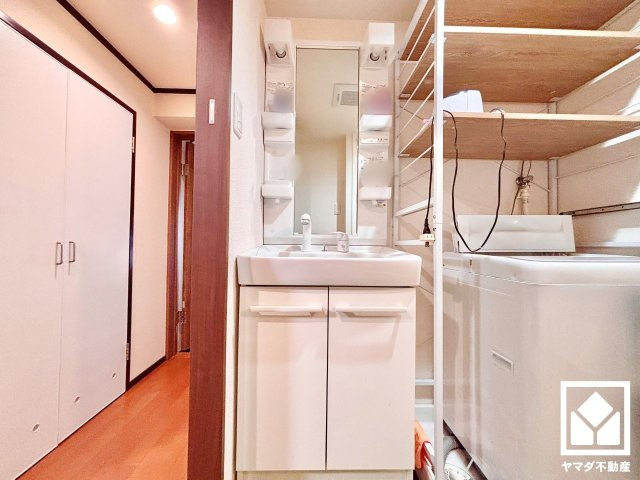 向島ニュータウン第３街区Ｂ棟のロビー