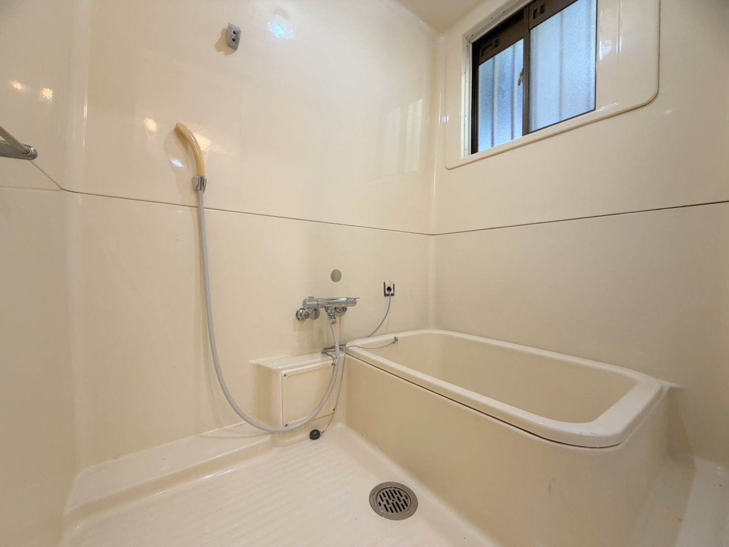 広島市佐伯区屋代２丁目の一戸建ての浴室