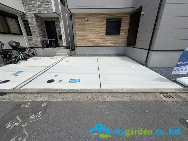 茅ヶ崎市高田３期　新築戸建　全４棟４号棟の駐車場|車種により並列２台駐車可