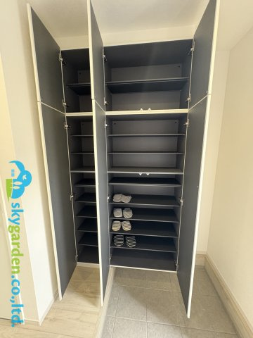 茅ヶ崎市高田３期　新築戸建　全４棟４号棟の収納|玄関のシューズボックス