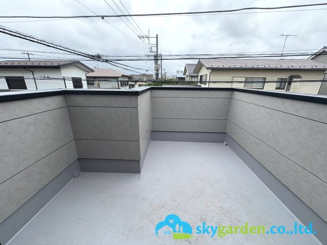 茅ヶ崎市高田３期　新築戸建　全４棟４号棟のバルコニー|南向きの広いバルコニー