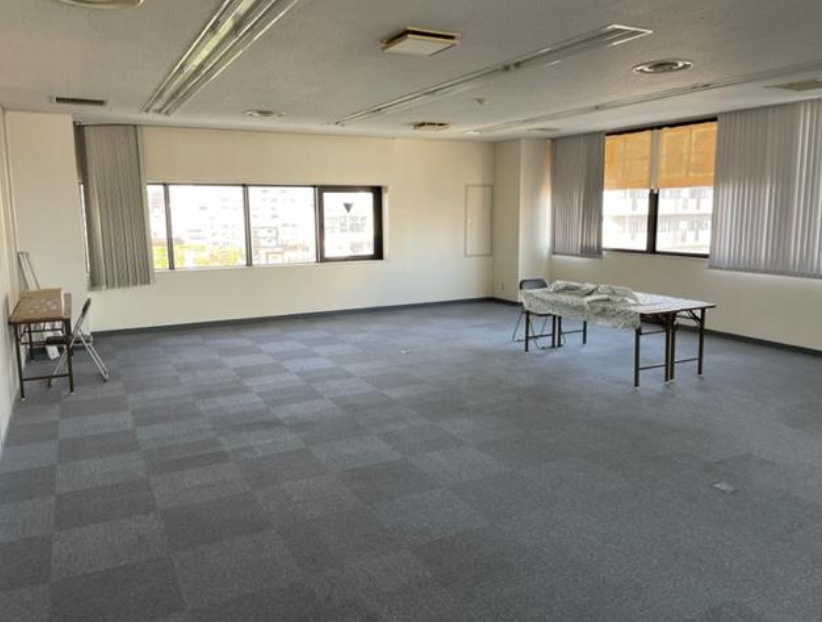 静岡県沼津市　一棟売ビルの内装