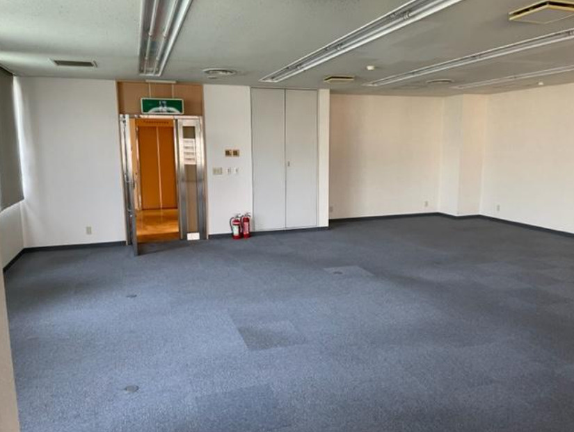 静岡県沼津市　一棟売ビルの内装