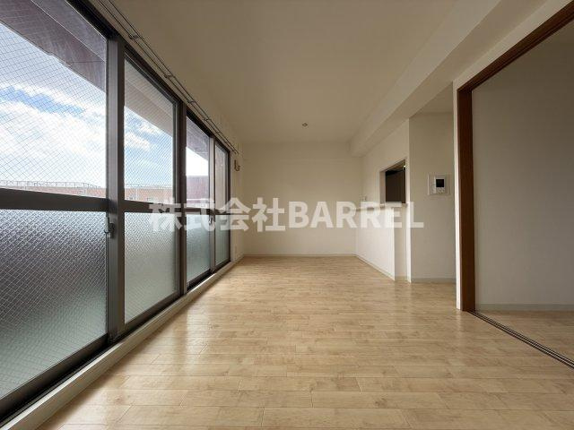 エヴァン千里山の居間・リビング