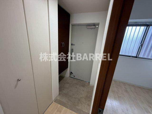 エヴァン千里山の玄関