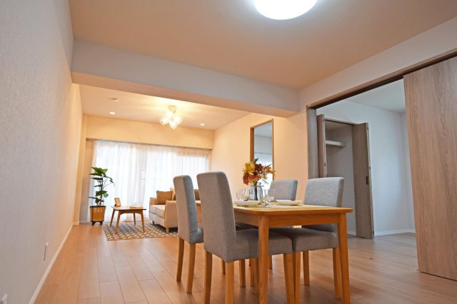 財形第3新大阪ハイツの居間・リビング|開放感あふれるリビング◎