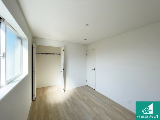 神戸市垂水区清水が丘　第3期　新築一戸建ての洋室|収納スペースが充実しているので子供の成長に合わせてたくさん収納ができます！家族構成に合わせた様々な活用ができる収納！