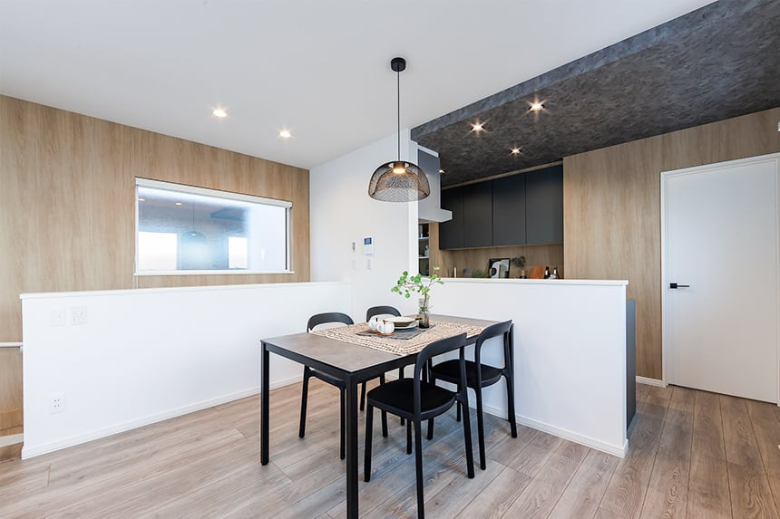 美園9条1丁目のダイニング