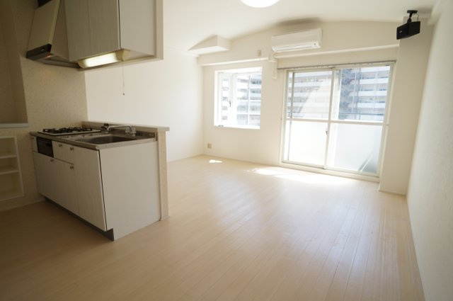 WAKOビルの居間・リビング