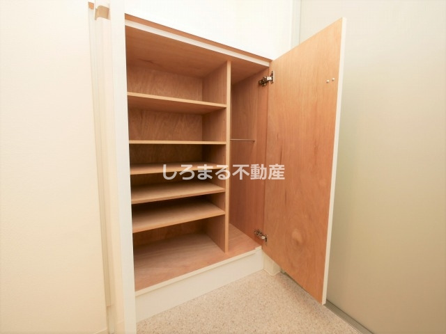 エグゼリエみなと通りの収納