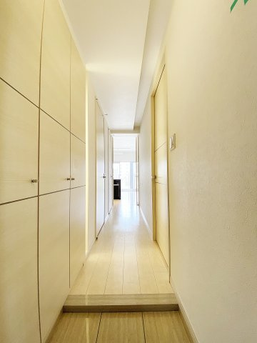 上前津ライズの玄関