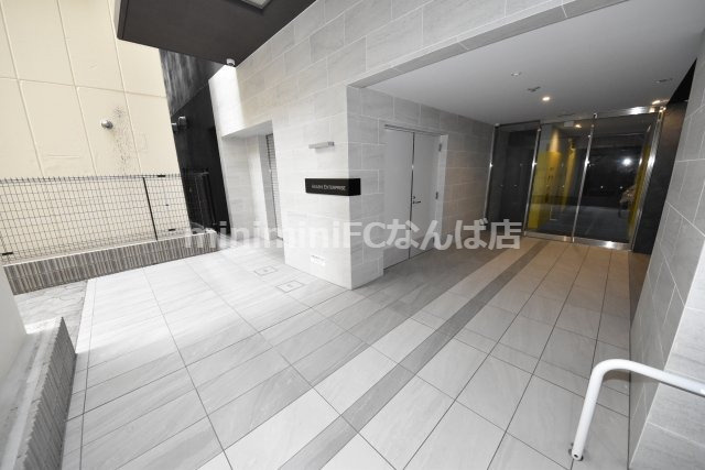 AKASHI　ENTERPRISEのエントランス