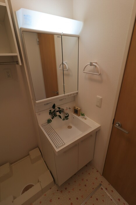 あかりの洗面所