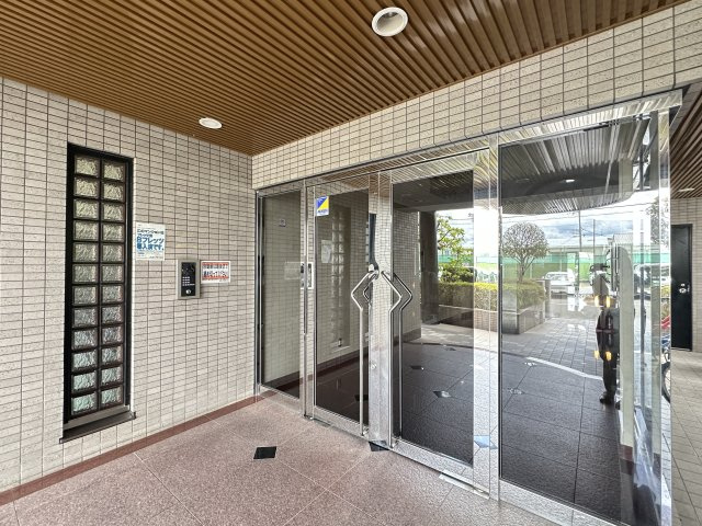 ラ・モードニシカワ1のエントランス