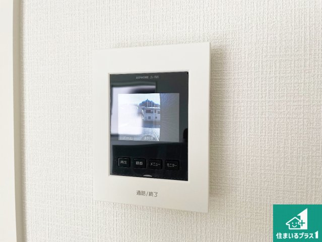 神戸市垂水区清水が丘　第3期　新築一戸建ての防犯設備|カラーモニターインターホン！声だけでなく来訪者の姿や顔がモニターで確認できるので、小さなお子様がいらっしゃるご家庭でも安心できます！