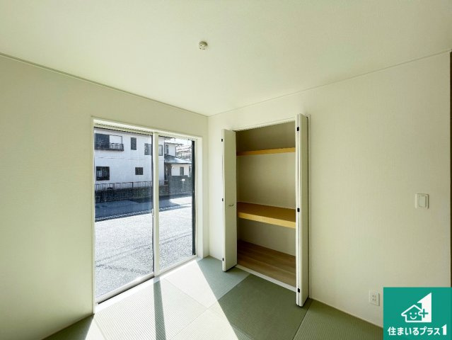 神戸市垂水区清水が丘　第3期　新築一戸建ての和室|一室あると便利な和室は客間としてだけでなく、小さなお子様のプレイルームや食後のくつろぎスペースとしてもご利用いただけます。収納もついていますので大活躍間違いなし！