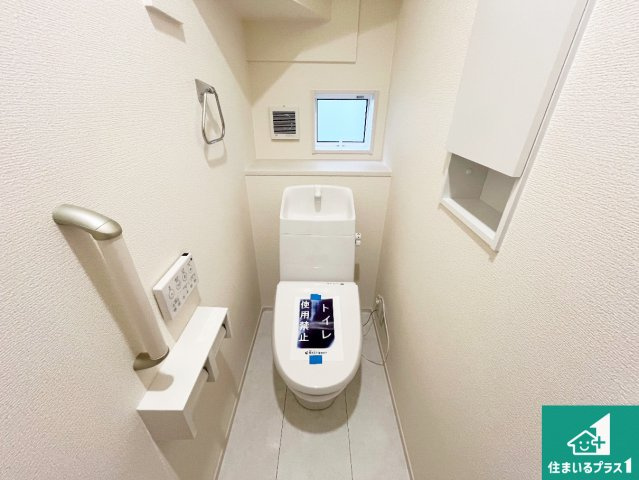 加古郡播磨町大中　新築一戸建てのトイレ|1・2階の2ヶ所にあるので、朝の忙しい時間の順番待ちもなく、深夜の利用にも大変便利です。
