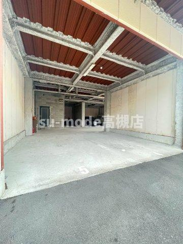 アプレシオ西冠1の駐車場