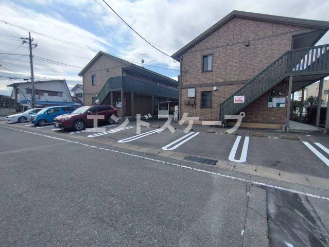 ルーチェ　Ａの駐車場|高崎、前橋のお部屋探しはエンドスケープまで！お客様の理想お聞かせ下さい♪