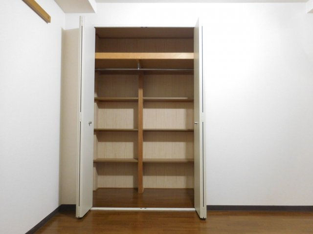 高槻市城西町の賃貸マンションの収納