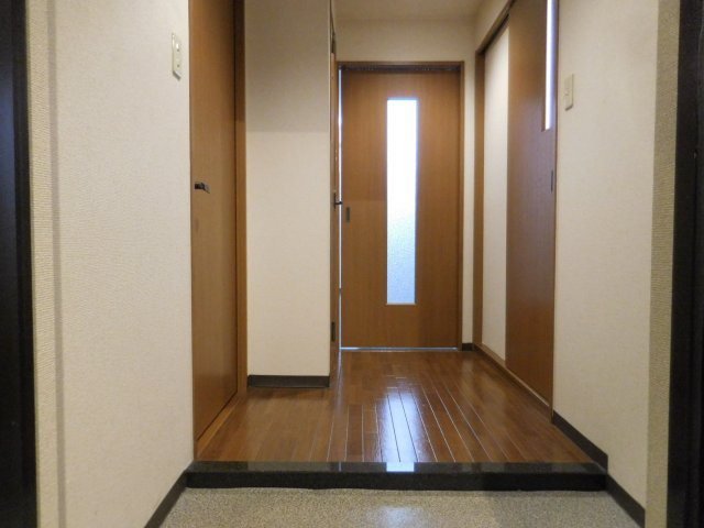 高槻市城西町の賃貸マンションの玄関