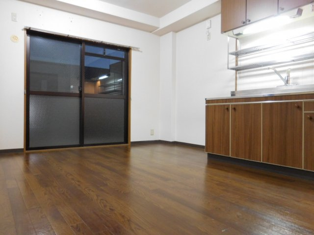 高槻市城西町の賃貸マンションの居間・リビング