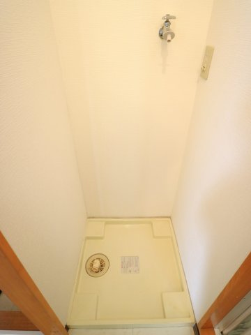 ウラックスビルの設備|室内洗濯機置場 現況と異なる場合は、現況優先とします。