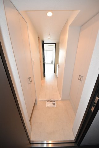 エスリード難波レジデンスの玄関