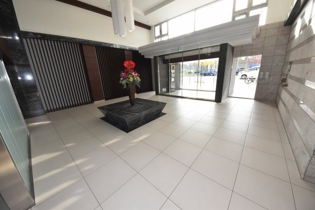 エスリード難波レジデンスのエントランス