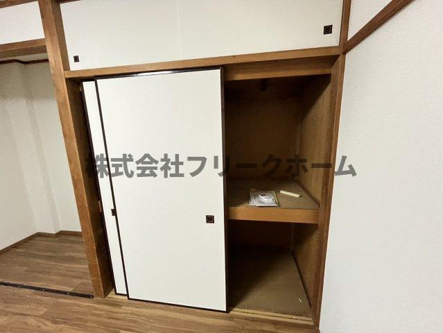 三鷹市牟礼６丁目の賃貸マンションの収納