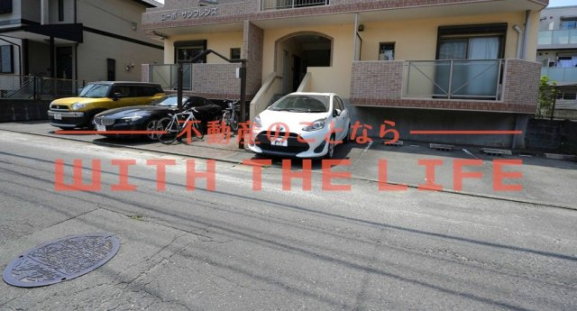 コーポサンフレンズ【キャッシュバック対象物件】の駐車場