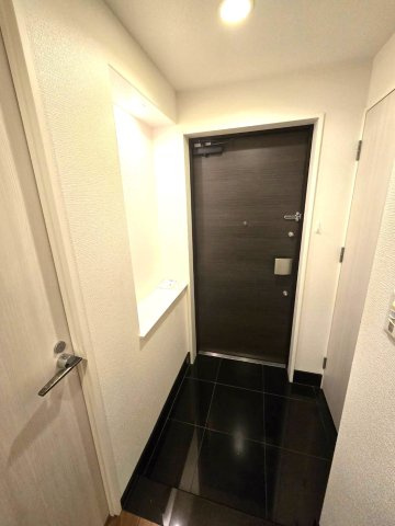パークホームズ警固本通りの玄関|黒と白で基調されていてとてもおしゃれな玄関です☆