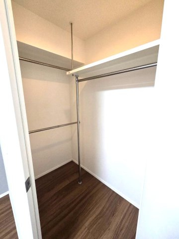 パークホームズ警固本通りの収納|凄く大きなウォークインクローゼット♪
収納が大きいのでお部屋を広く使えます☆
