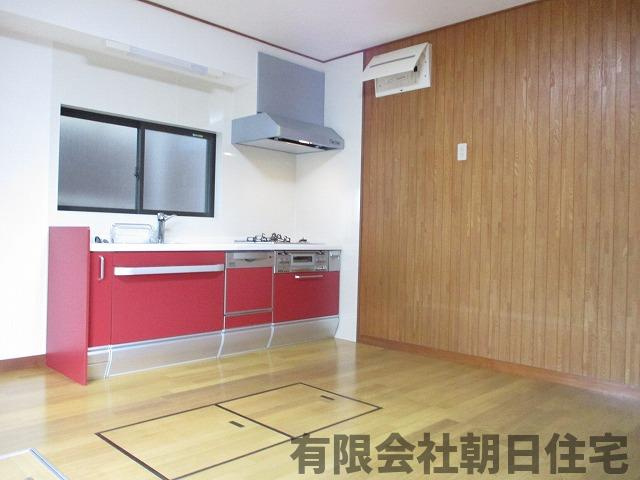 【キッチン】 | 古志原2丁目中古戸建（収益物件） | コンパクトなキッチンで掃除もラクラク