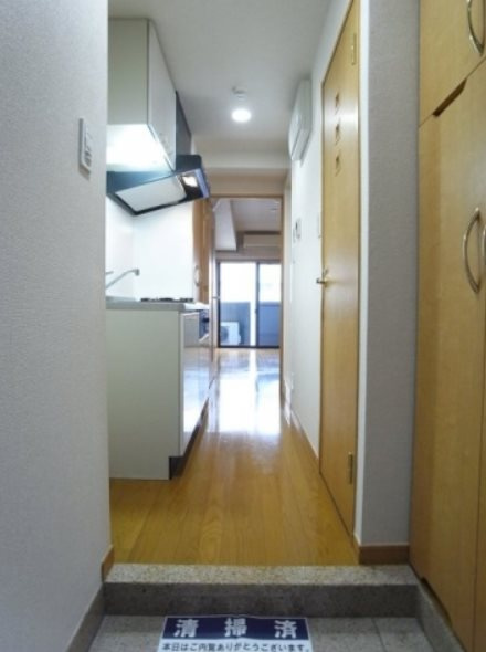 ルーブル野方参番館の玄関