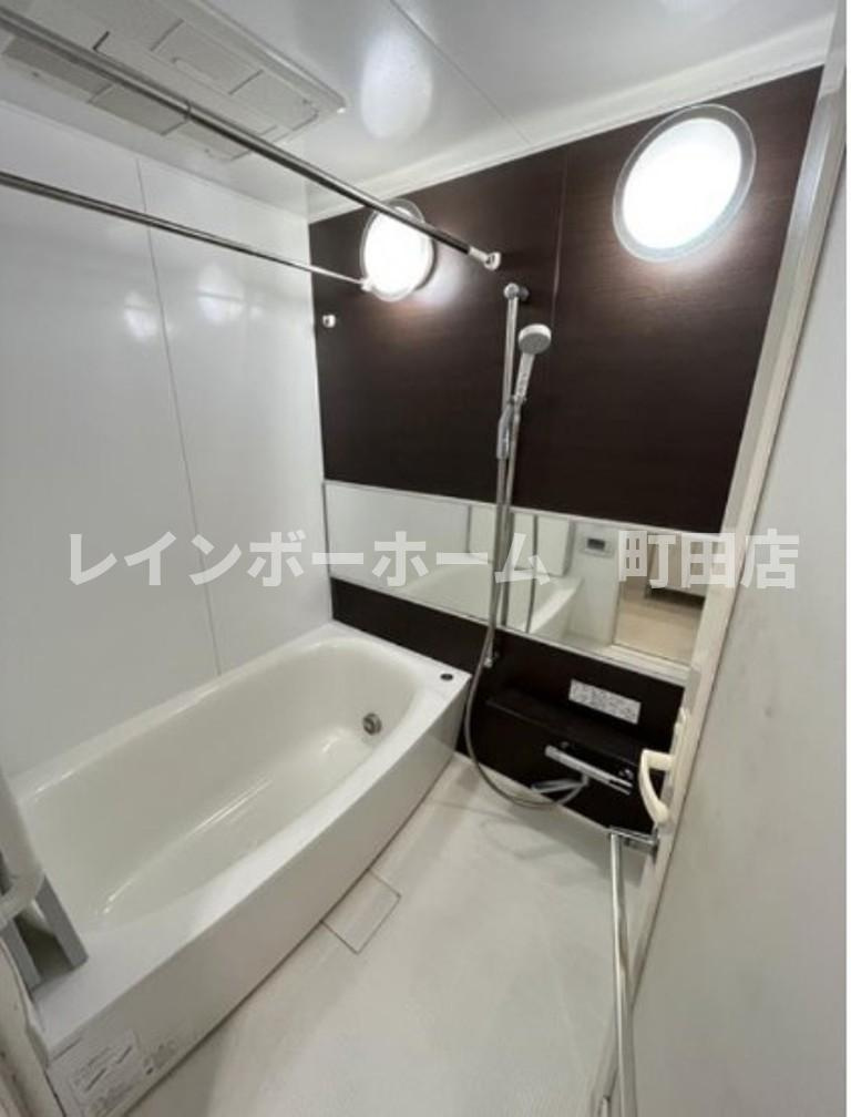 パークスクエア相模大野タワーアンドレジデンス ※初期費用分割あと払いサービス利用可能物件の浴室|※別部屋参考写真です