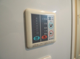 【設備】 | 新宿区左門町戸建 | 浴室換気乾燥機